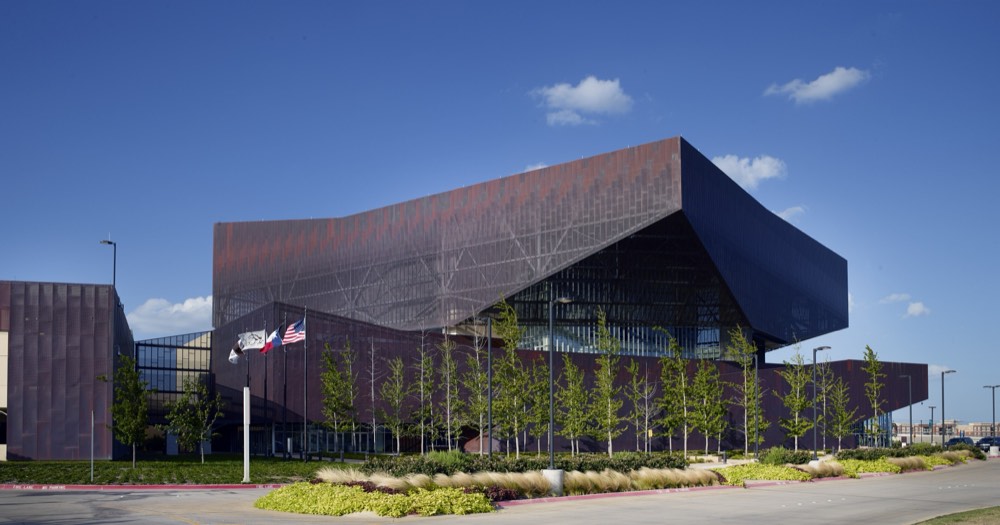 A commercial building in Irving, Texas